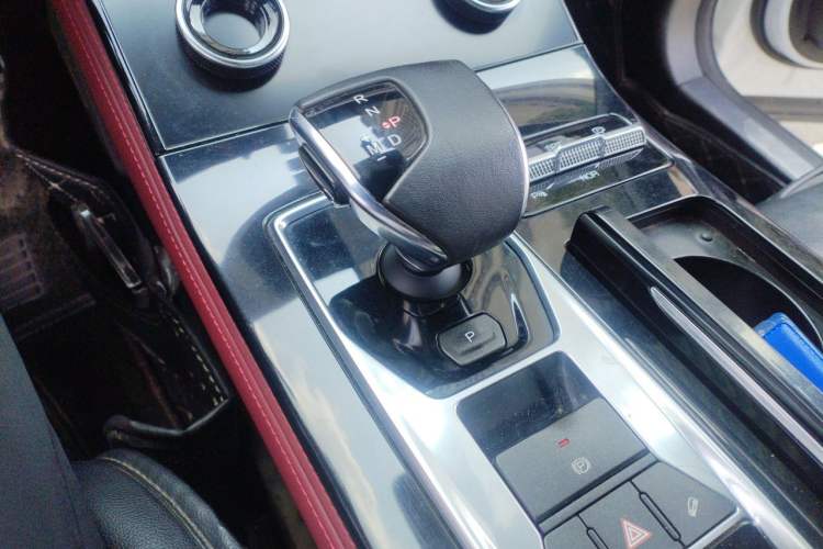 Used JETOUR X70 PLUS 2021 1.6T DCT Pro 5-Seater Gear Lever