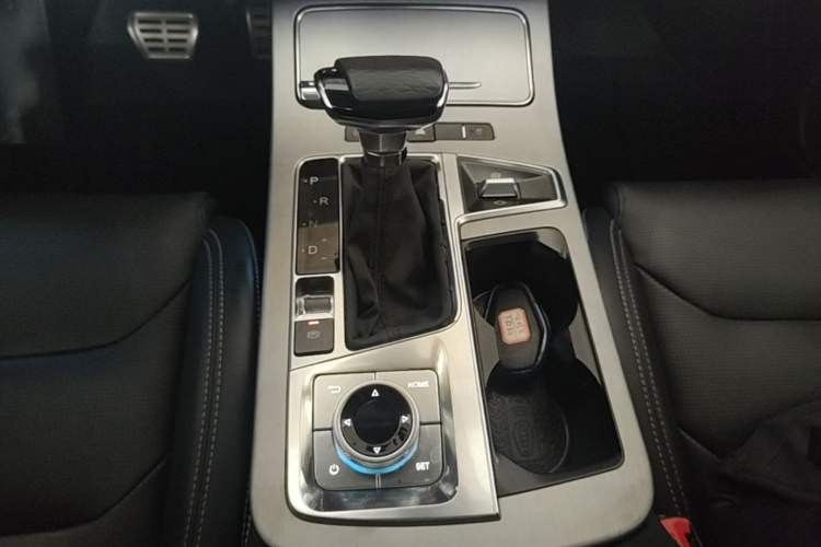 Used JETOUR X70 PLUS 2021 1.5T DCT Mountain 7-Seater Gear Lever