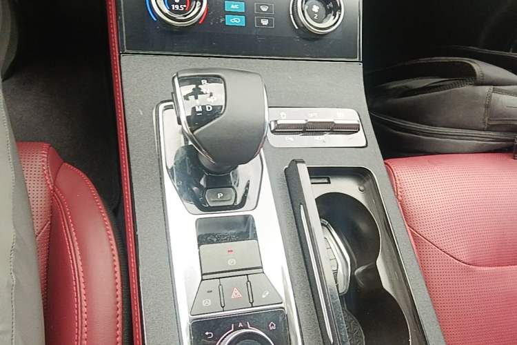 Used JETOUR X70 PLUS 2021 1.6T DCT Pro+ 7-Seater Gear Lever