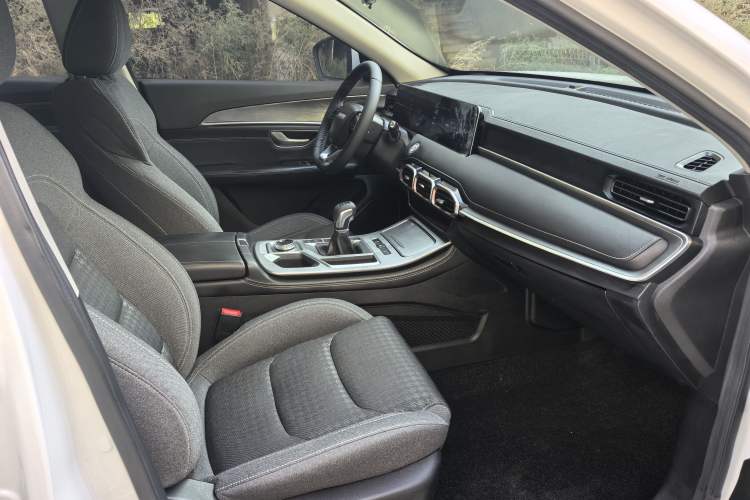 Used JETOUR X70 PLUS 2021 1.5T Manual Wind 7-Seater Interior 1