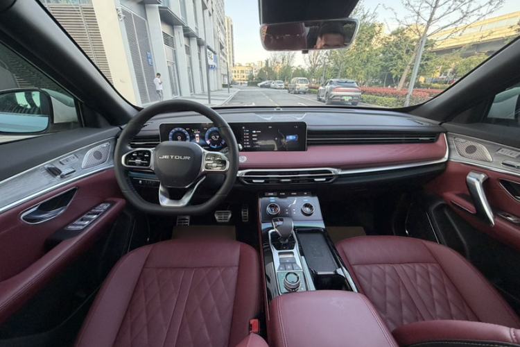 Used JETOUR X70 PLUS 2021 1.6T DCT Pro+ 7-Seater Interior 2