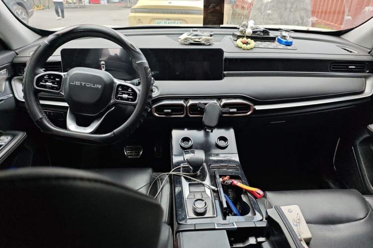 Used JETOUR X70 PLUS 2021 1.6T DCT 7-Seater Interior 2
