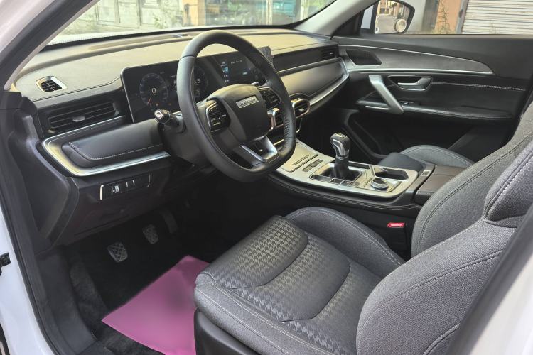Used JETOUR X70 PLUS 2021 1.5T Manual Wind 7-Seater Interior 2