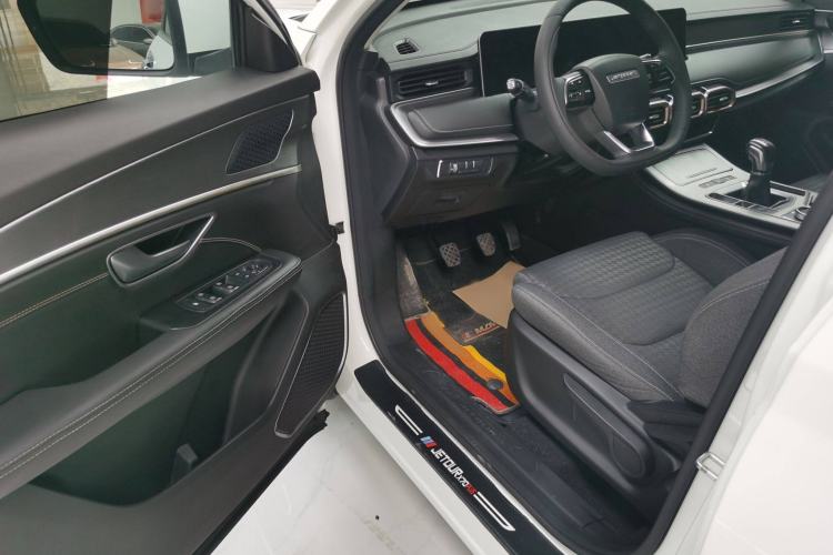 Used JETOUR X70 PLUS 2021 1.5T Manual Wind 5-Seater Interior 2