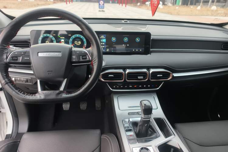 Used JETOUR X70 PLUS 2021 1.5T Manual Lin 5-Seater Interior 3