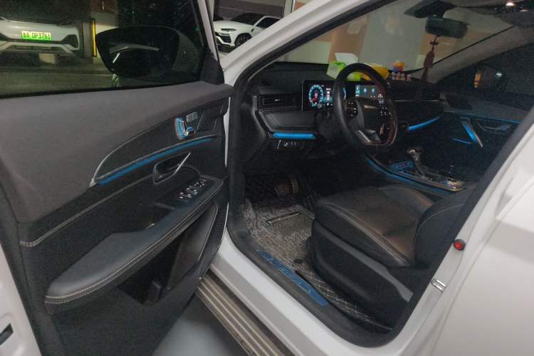 Used JETOUR X70 PLUS 2021 1.5T DCT Mountain 7-Seater Interior 3