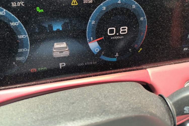 Used JETOUR X70 PLUS 2021 1.6T DCT Star 7-Seater Odometer Close Up