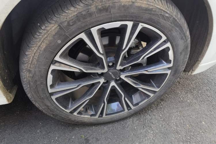 Used JETOUR X70 PLUS 2021 Zhuge 1.6T DCT Wuhou 5-Seater Right Front Wheel Hub