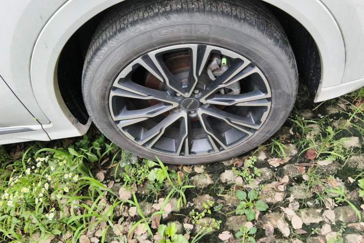 Used JETOUR X70 PLUS 2021 Zhuge 1.6T DCT Kongming 5-Seater Right Front Wheel Hub