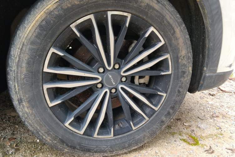Used JETOUR X70 PLUS 2021 Facelift 1.5T DCT ShanPRO 7-Seater Right Front Wheel Hub
