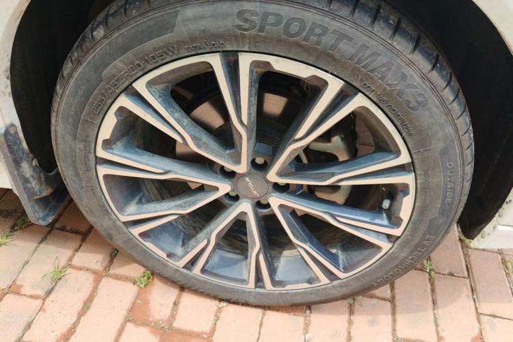 Used JETOUR X70 PLUS 2021 Zhuge 1.6T DCT Kongming 7-Seater Right Front Wheel Hub