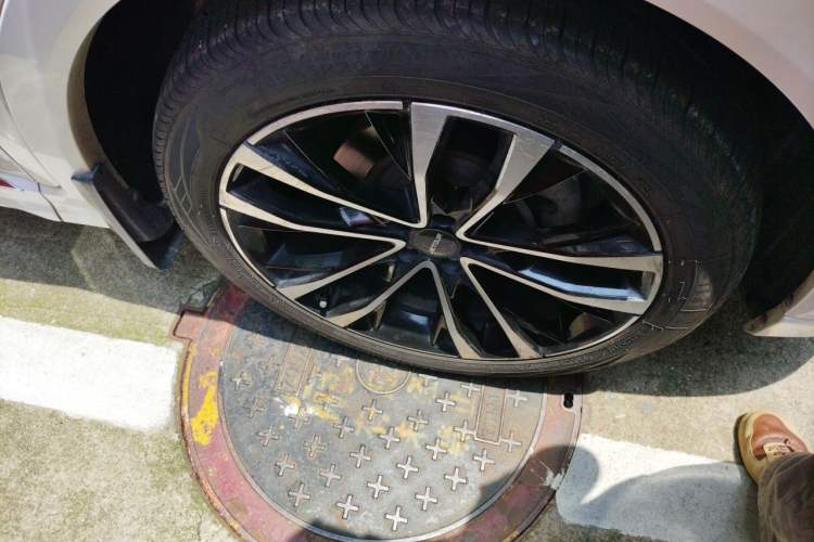 Used JETOUR X70 PLUS 2021 1.6T DCT Pro+ 7-Seater Right Front Wheel Hub