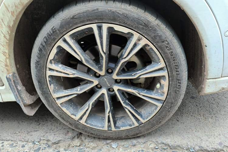 Used JETOUR X70 PLUS 2021 Zhuge 1.6T DCT Wuhou 5-Seater Right Front Wheel Hub