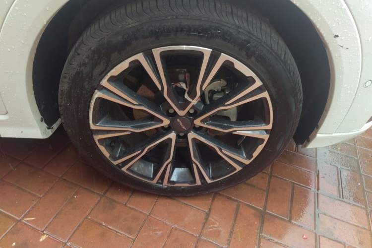 Used JETOUR X70 PLUS 2021 Zhuge 1.6T DCT Kongming 5-Seater Right Front Wheel Hub