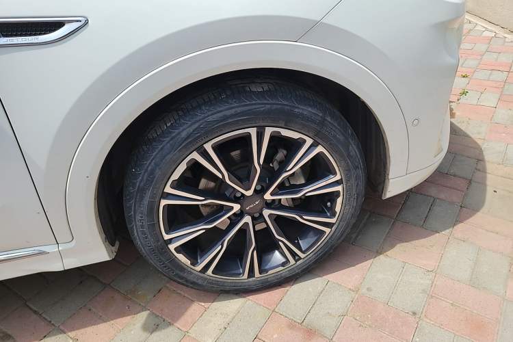 Used JETOUR X70 PLUS 2021 Zhuge 1.6T DCT Kongming 5-Seater Right Front Wheel Hub