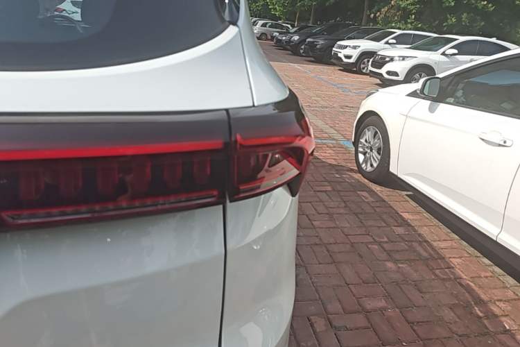 Used JETOUR X70 PLUS 2021 1.5T Manual Lin 5-Seater Right Rear Taillight