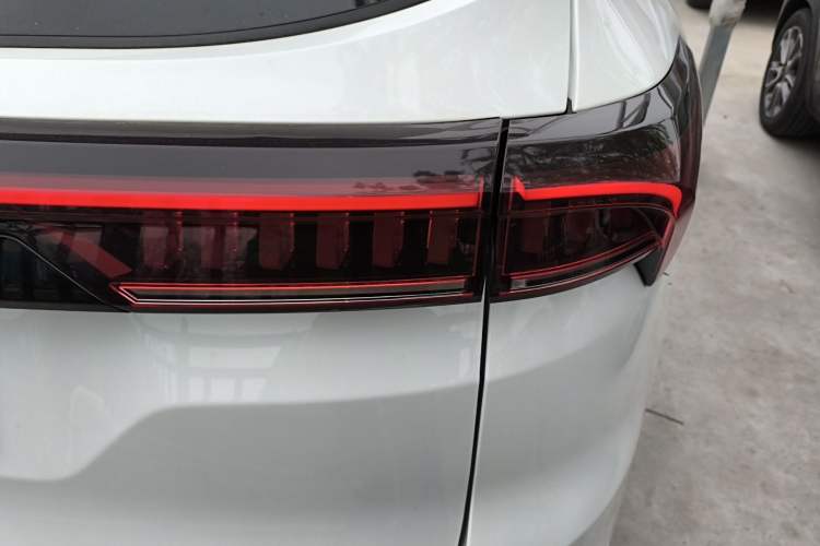 Used JETOUR X70 PLUS 2021 1.6T DCT Pro 5-Seater Right Rear Taillight