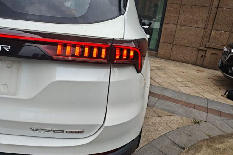 Used JETOUR X70 PLUS 2021 1.5T Manual Lin 5-Seater Right Rear Taillight