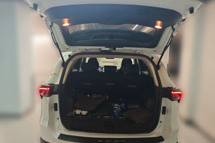Used JETOUR X70 PLUS 2021 1.5T Manual Wind 7-Seater Trunk