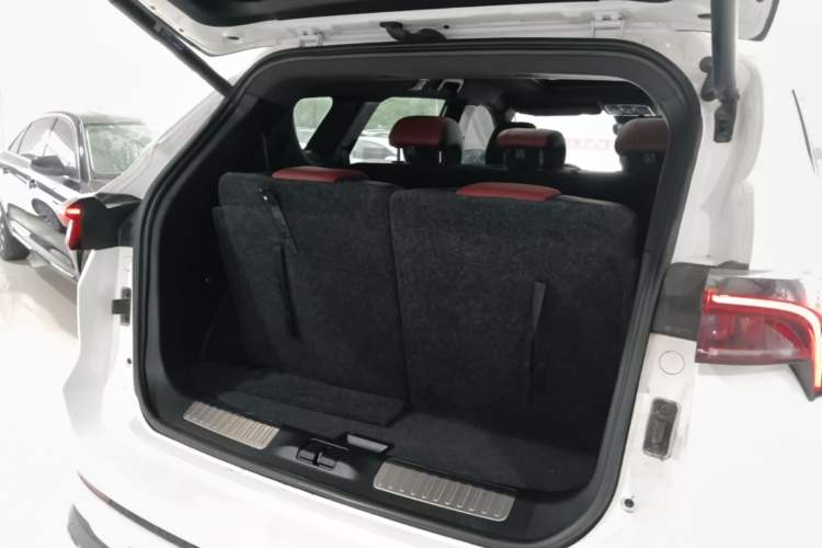 Used JETOUR X70 PLUS 2021 1.6T DCT Pro+ 7-Seater Trunk