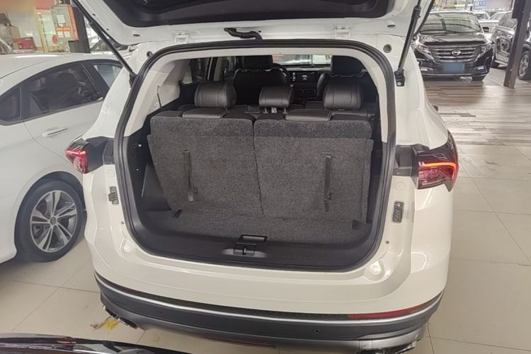Used JETOUR X70 PLUS 2021 1.5T DCT Mountain 7-Seater Trunk