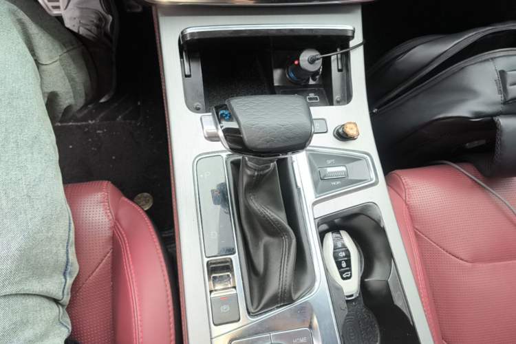 Used JETOUR X70 PLUS 2022 1.5T CVT Mountain 7-Seater Gear Lever
