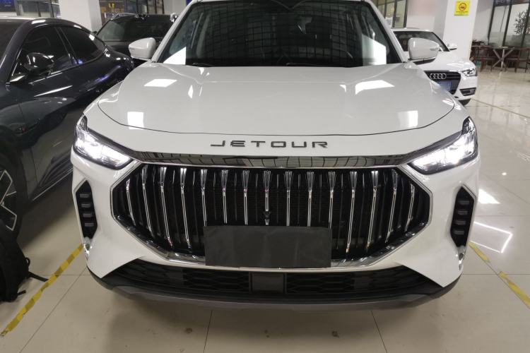 Used JETOUR X70 PLUS 2022 1.5T CVT Mountain 5-Seater Front