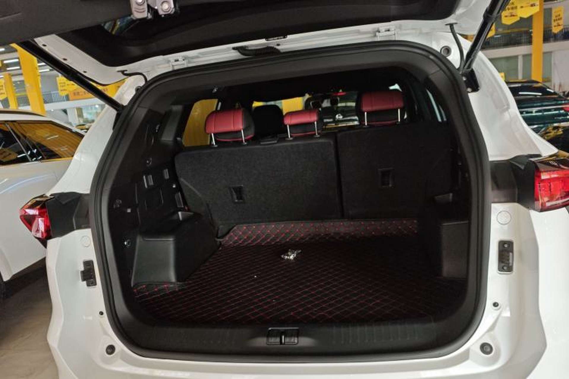 Used JETOUR X70 PLUS 2022 1.5T DCT Luxury Edition 5 Seats Trunk