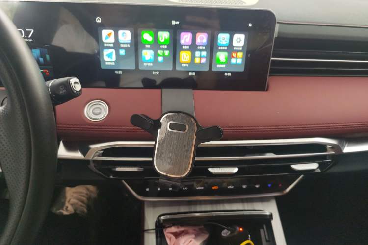 Used JETOUR X70 PLUS 2023 1.5T DCT Brave PLUS 5-Seater Audio And AC Panel