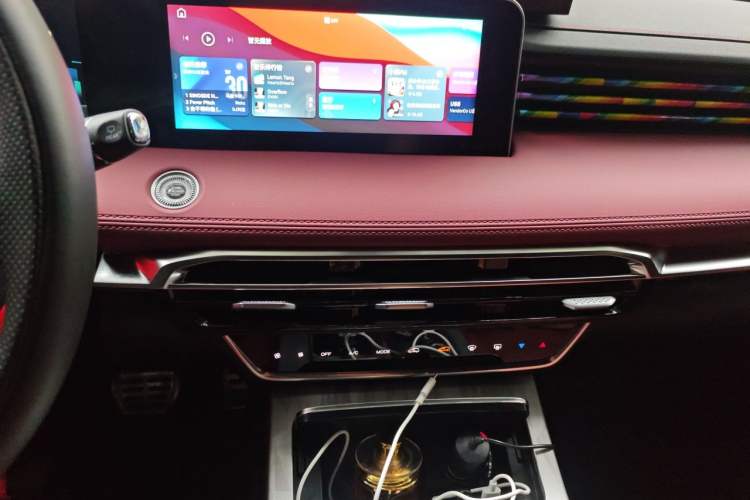 Used JETOUR X70 PLUS 2023 1.5T DCT Brave PLUS 7-Seater Audio And AC Panel