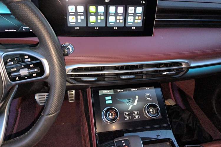Used JETOUR X70 PLUS 2023 1.6T DCT Stronger PRO 7-Seater Audio And AC Panel