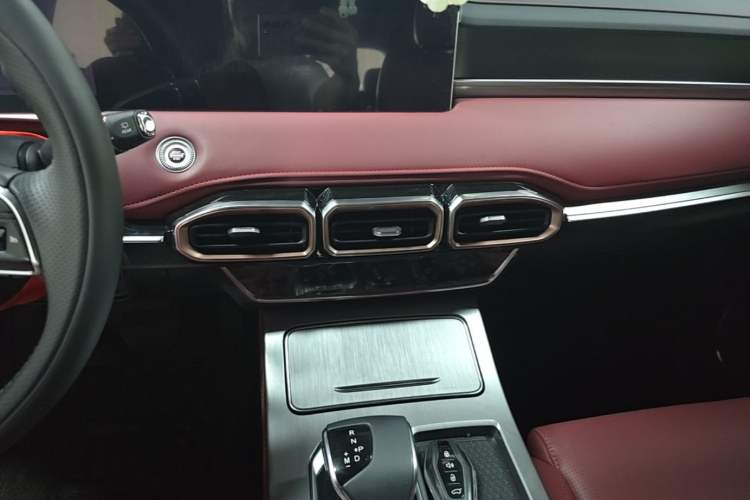 Used JETOUR X70 PLUS 2023 1.5T DCT Ziqiang PRO 5-Seater Audio And AC Panel