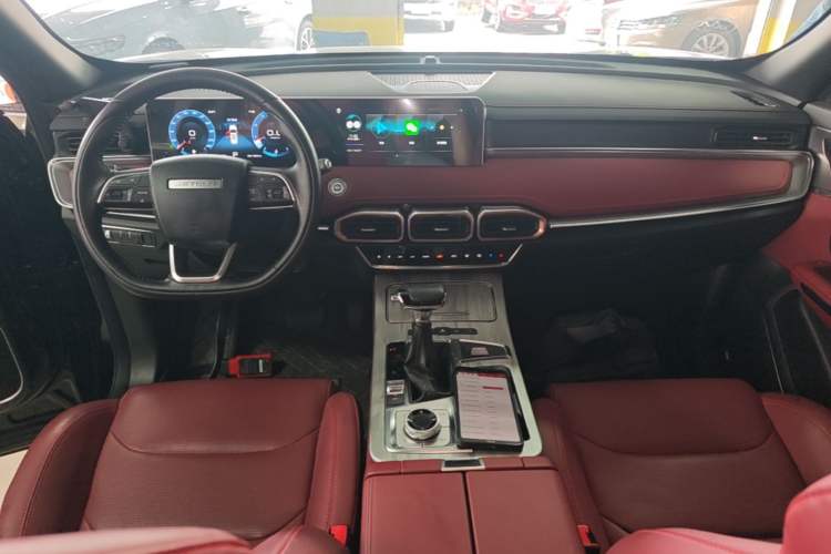 Used JETOUR X70 PLUS 2023 1.5T CVT Ziqiang MAX 7-Seater Center Console