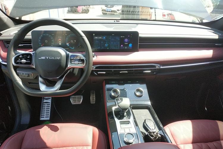 Used JETOUR X70 PLUS 2023 1.6T DCT Stronger PLUS 5-seater Center Console