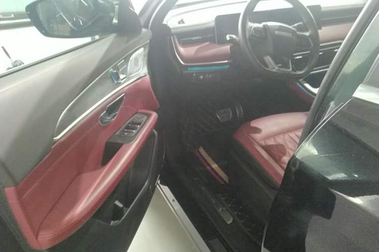 Used JETOUR X70 PLUS 2023 1.5T DCT Brave PLUS 7-Seater Driver Seat