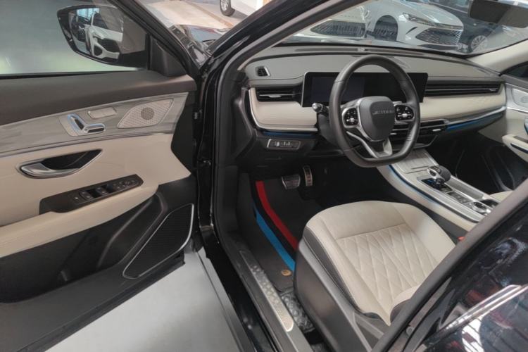 Used JETOUR X70 PLUS 2023 1.6T DCT Stronger 7-Seater Driver Seat