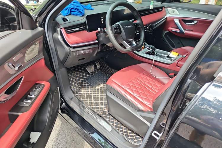 Used JETOUR X70 PLUS 2023 1.5T DCT Brave PLUS 7-Seater Driver Seat