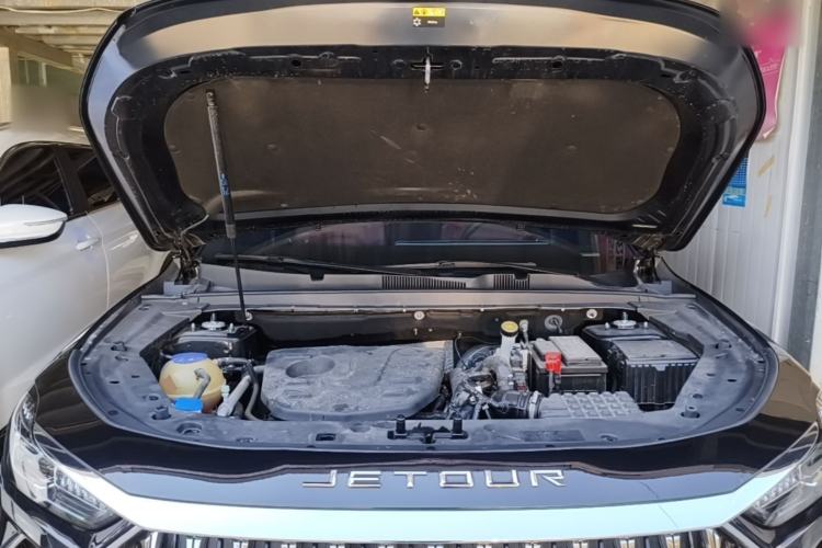 Used JETOUR X70 PLUS 2023 1.5T DCT Brave PLUS 5-Seater Engine Bay