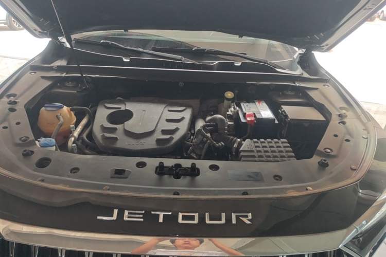 Used JETOUR X70 PLUS 2023 1.5T DCT Brave PLUS 7-Seater Engine Bay