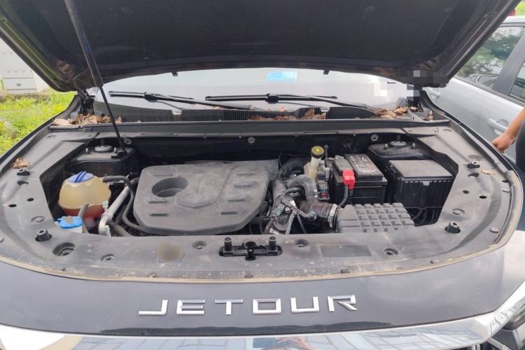 Used JETOUR X70 PLUS 2023 1.5T DCT Brave PLUS 5-Seater Engine Bay