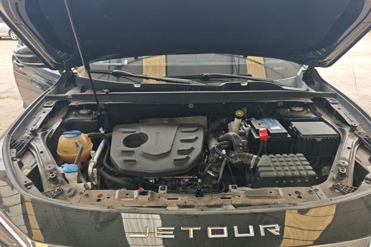 Used JETOUR X70 PLUS 2023 1.5T DCT Brave PLUS 7-Seater Engine Bay