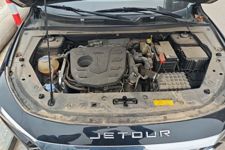 Used JETOUR X70 PLUS 2023 1.5T Manual Self-Reliant 5-Seater Engine Bay