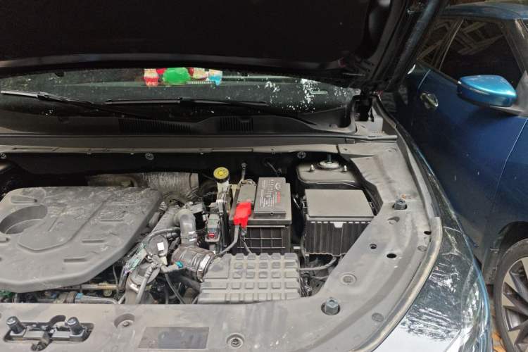 Used JETOUR X70 PLUS 2023 1.5T DCT Brave PLUS 7-Seater Engine Bay Left