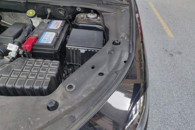 Used JETOUR X70 PLUS 2023 1.6T DCT Stronger PRO+ 7-Seater Engine Bay Left