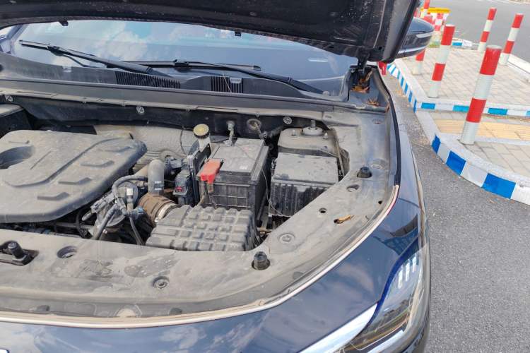 Used JETOUR X70 PLUS 2023 1.5T DCT Brave PLUS 7-Seater Engine Bay Left