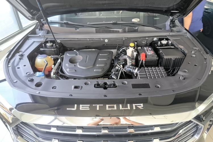 Used JETOUR X70 PLUS 2023 1.5T DCT Ziqiang PRO+ 5-Seater Engine Bay