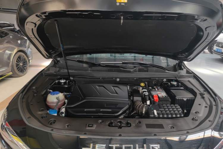 Used JETOUR X70 PLUS 2023 1.6T DCT Stronger 7-Seater Engine Bay