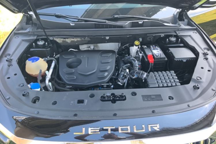 Used JETOUR X70 PLUS 2023 1.5T DCT Brave PLUS 5-Seater Engine Bay