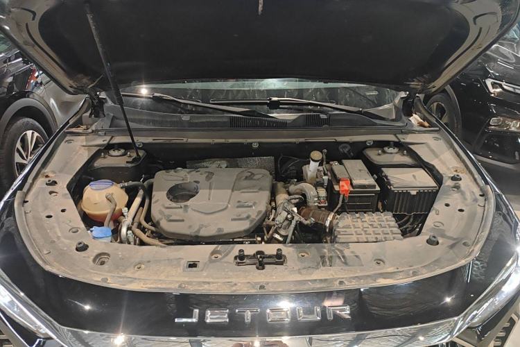 Used JETOUR X70 PLUS 2023 1.5T DCT Brave PLUS 5-Seater — 24