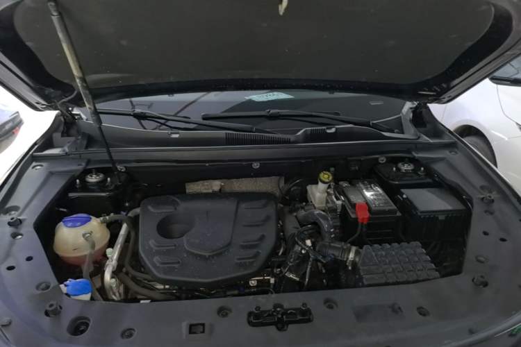 Used JETOUR X70 PLUS 2023 1.5T DCT Brave PLUS 5-Seater Engine Bay